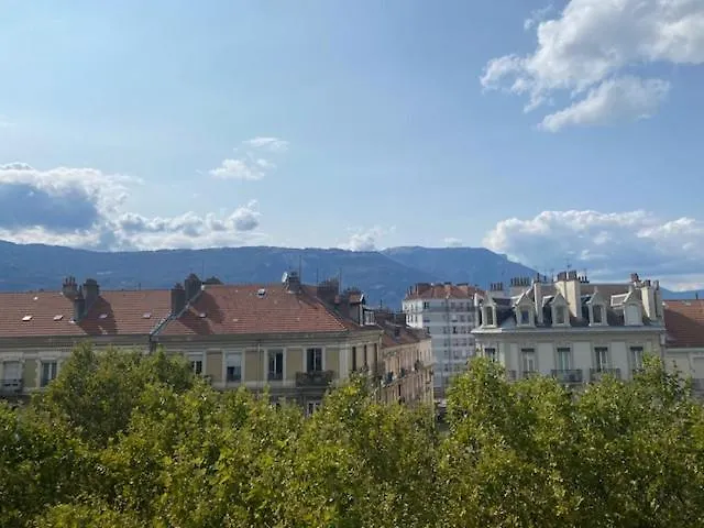 Jean Jaures - Hyper Centre דירה